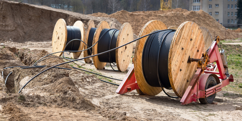 Pros and Cons of Underground Fiber Optic Cable